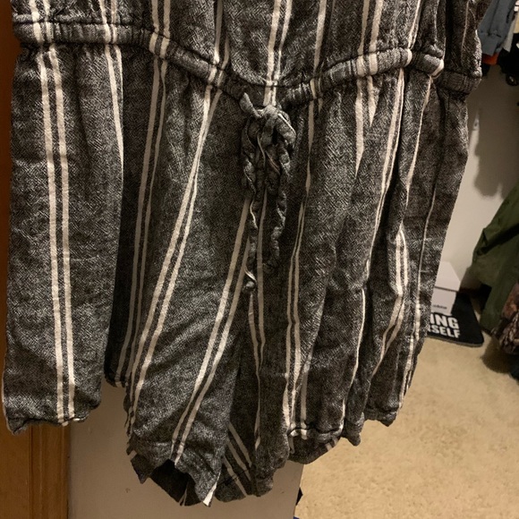 Romper - Picture 2 of 3